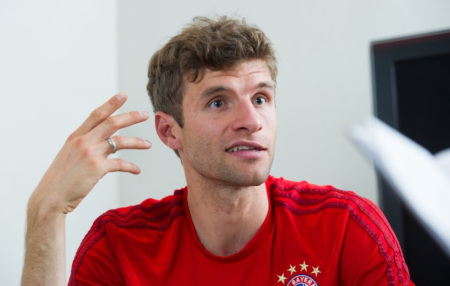 Thomas Müller występuje na boisku na pozycji napastnika lub pomocnika.