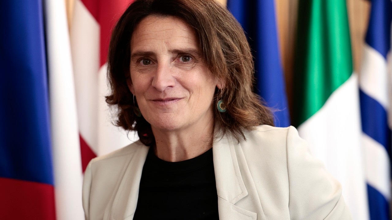 "To był adekwatny moment". Wiceprzewodnicząca Komisji Europejskiej wyjaśnia decyzję o karach dla Apple i Mety