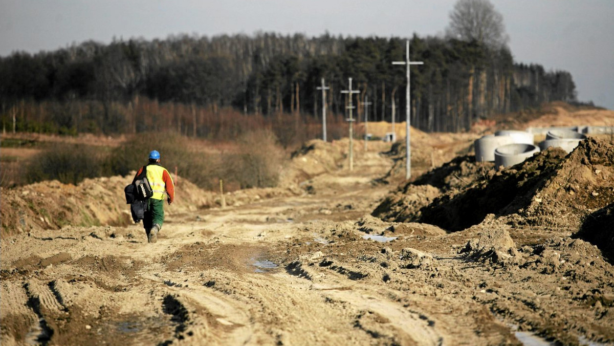 Prawie 143 kilometry szos powiatowych i gminnych zostanie w tym roku zbudowanych, przebudowanych i wyremontowanych w województwie kujawsko-pomorskim przy wsparciu Narodowego Programu Przebudowy Dróg Lokalnych 2008-2013.