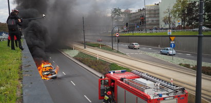 Samochód zapalił się na trasie WZ