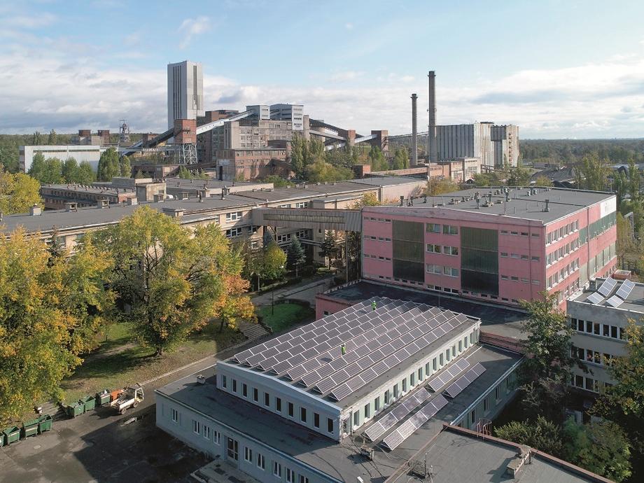 W ubiegłym roku Polska Grupa Górnicza w zakładzie Ruchu Halemba na dachach dziewięciu budynków uruchomiła instalację fotowoltaiczną o mocy 410 kW
