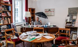 Andrzej Seweryn: Znam swoje miejsce w szeregu. Adam Michnik zawsze mówił, że jestem skromny