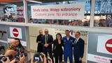 Polski astronauta już w Polsce, samolot wylądował. Specjalne powitanie na Okęciu
