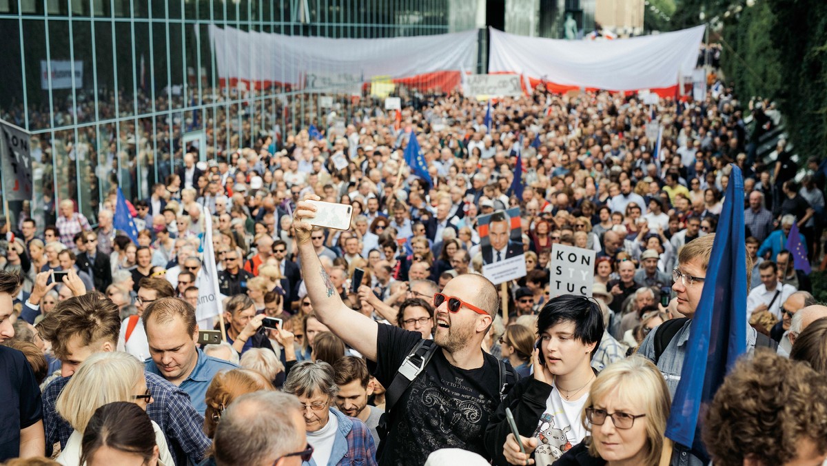 Demonstracja przed siedzibą Sądu Najwyższego.