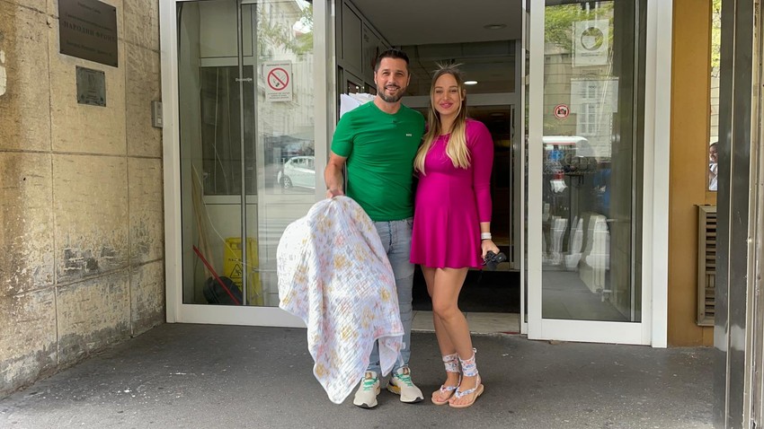 Luna Đogani izašla iz porodilišta