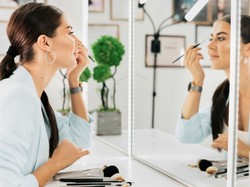 Blendowanie cieni na oku - co daje i jak prawidłowo je wykonać?