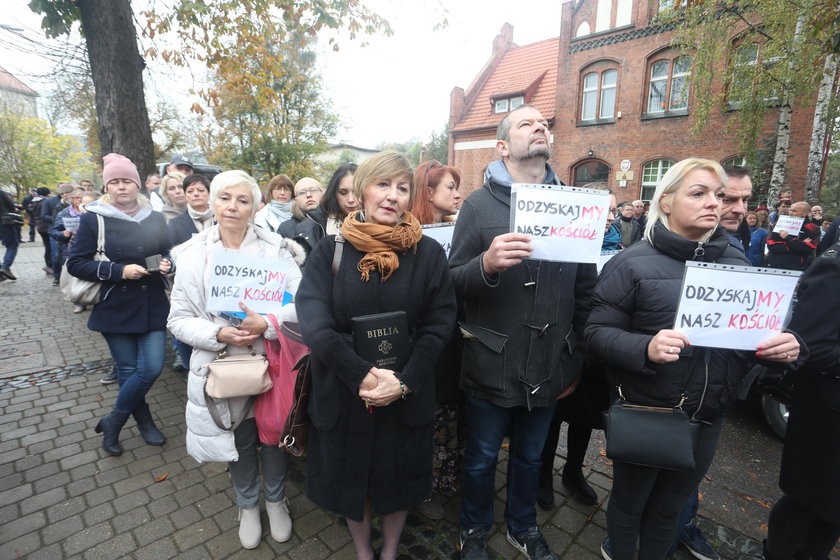 Protest przed kurią w Gdańsku