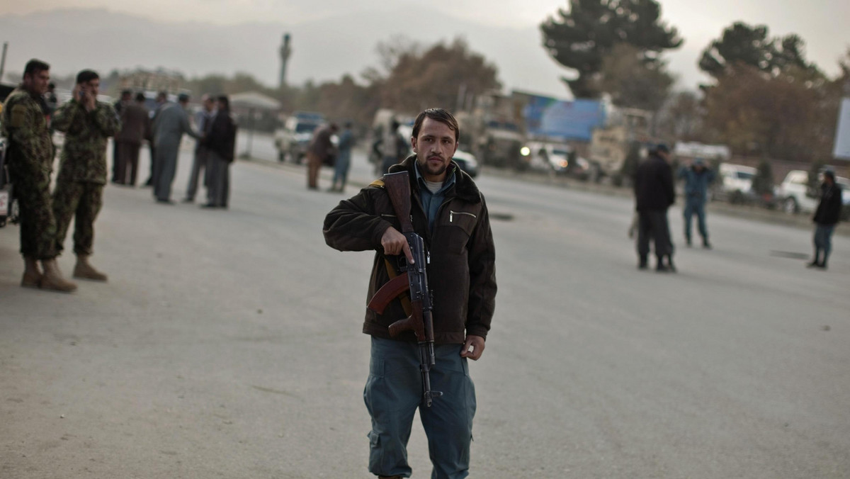 Afgańskie siły bezpieczeństwa zabiły niedoszłego zamachowca-samobójcę w Kabulu w pobliżu miejsca, gdzie w tym tygodniu będzie obradować tradycyjne zgromadzenie starszyzny plemiennej Loja Dżirga - poinformował rzecznik MSW Sedik Sedikki.