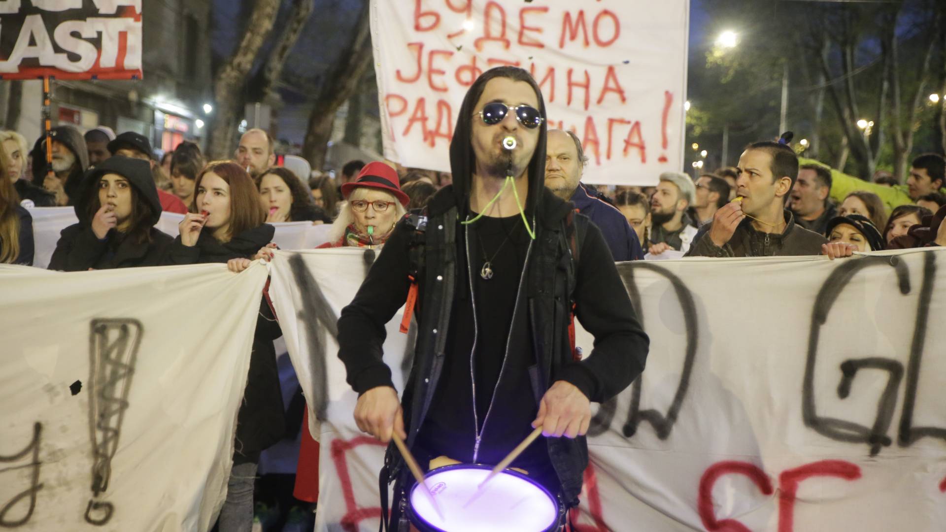 Najtužniji transparent sa protesta u Beogradu