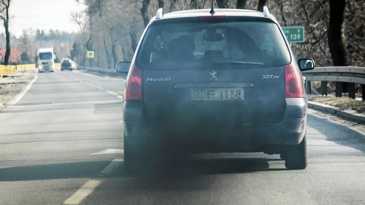 Stare auta z dieslami zwiększają smog w miastach