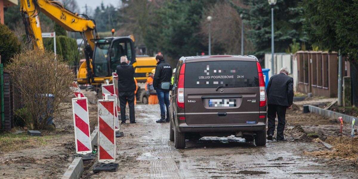 Brutalnie pobił matkę, potem wrzucił ją do studni. Tuż po wyjściu z więzienia