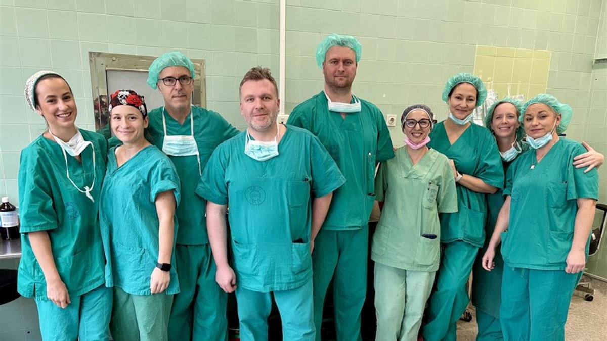 U Zavodu za maksilofacijalnu hirurgiju uspešno odstranjen tumor vrata težak 3,3 kilograma