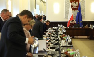 Osiecki, Godusławski: Premier już mniej socjalny czy #MuremZaBeata