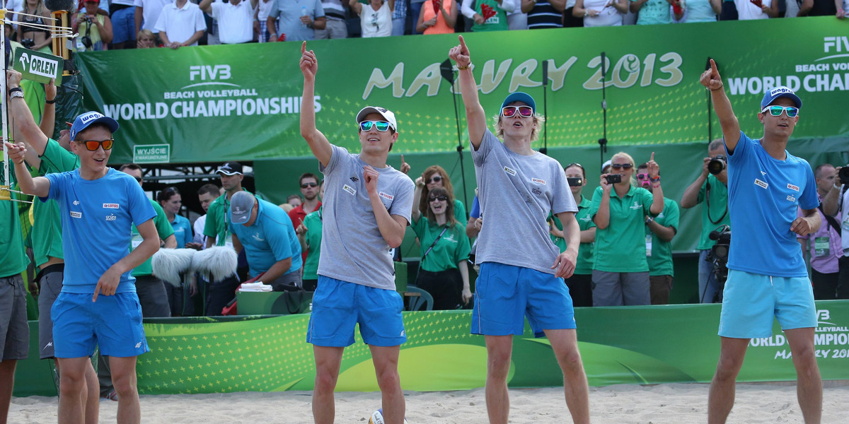 Skoczkowie grali w siatkówkę plażową