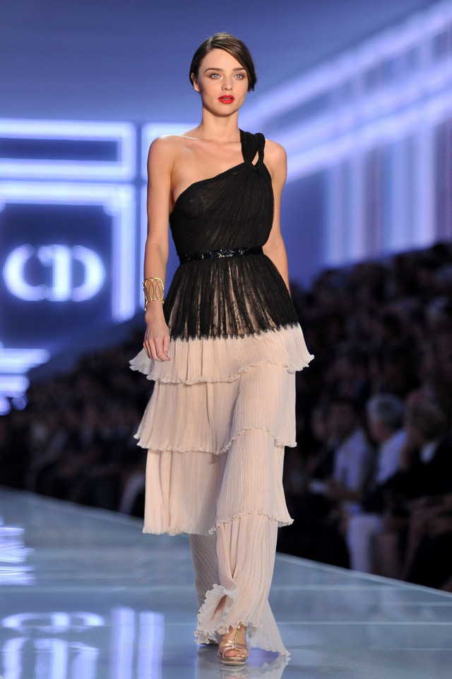 Miranda Kerr na pokazach Diora i Lanvina