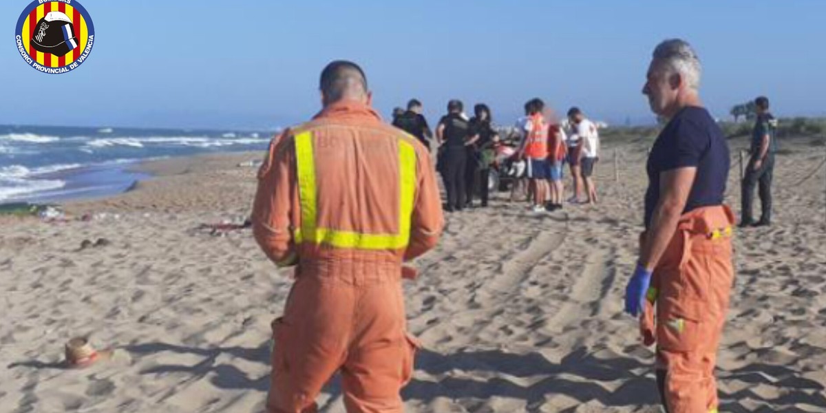 Tragiczny finał spaceru po plaży. Nie żyją trzy osoby.