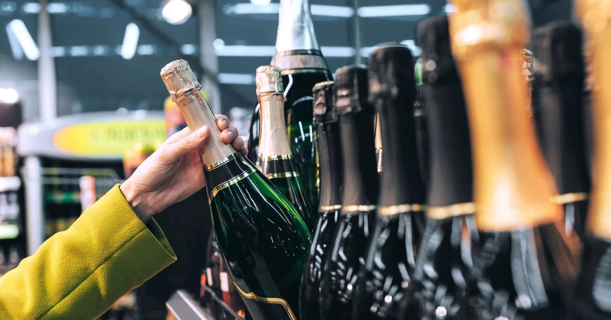 Czy w Sylwestra są otwarte sklepy? Do której godziny są otwarte sklepy dzisiaj 31.12.2025?