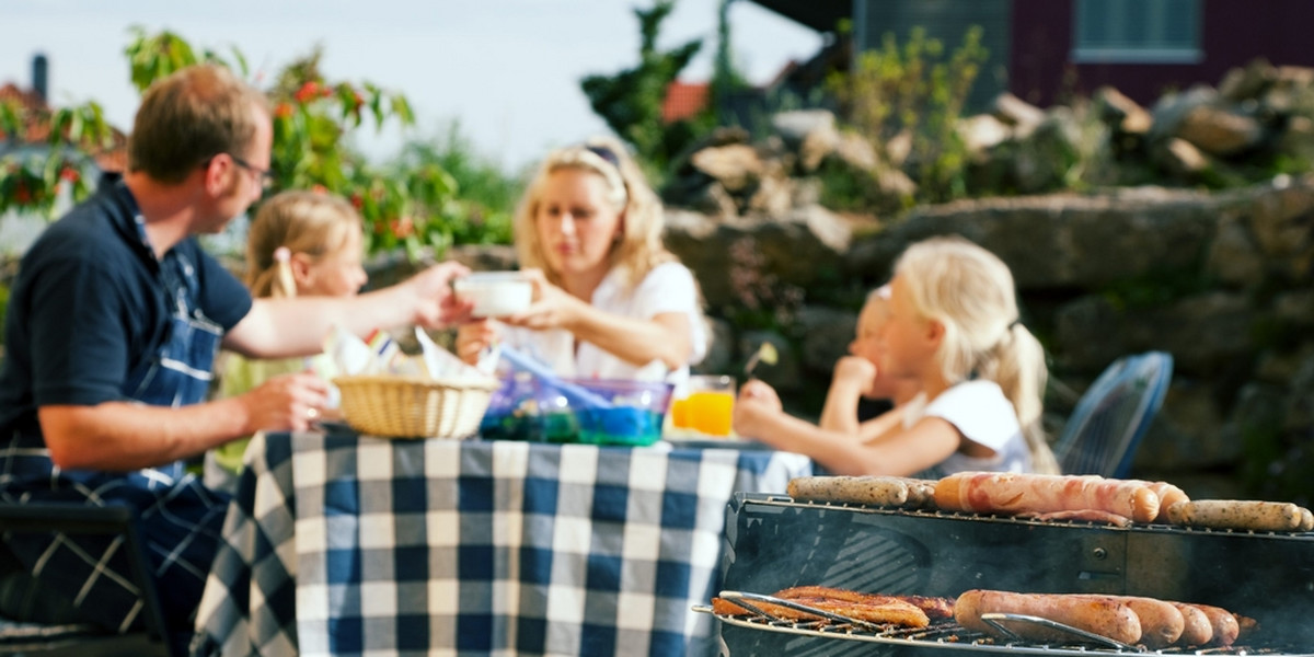 grill grillowanie jedzenie rodzina