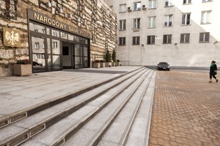 NBP: Depozyty wzrosły o 5,9 proc., kredyty - o 2,9 proc. w październiku