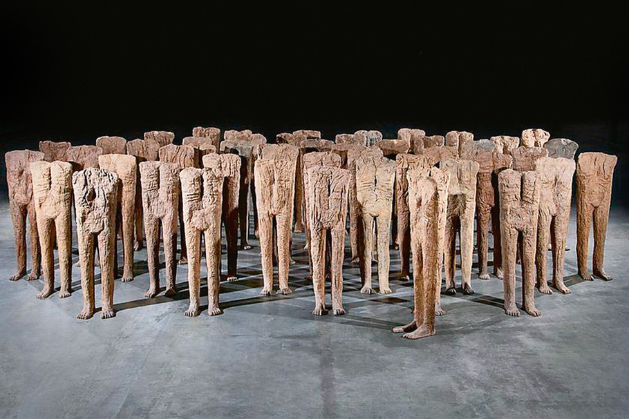 13,2 mln zł – Magdalena Abakanowicz, „Tłum III (50 figur)”