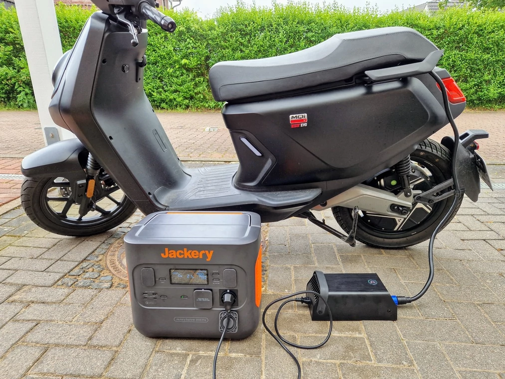 Tak wygląda kanister rezerwowy w pojazdach elektrycznych: Jackery Explorer 2000 Pro