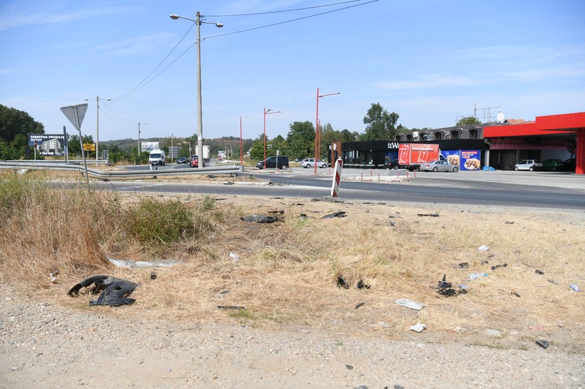 Delovi rasuti po putu