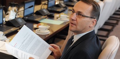 Sikorski na bogato. 27 milionów na nagrody w MSZ