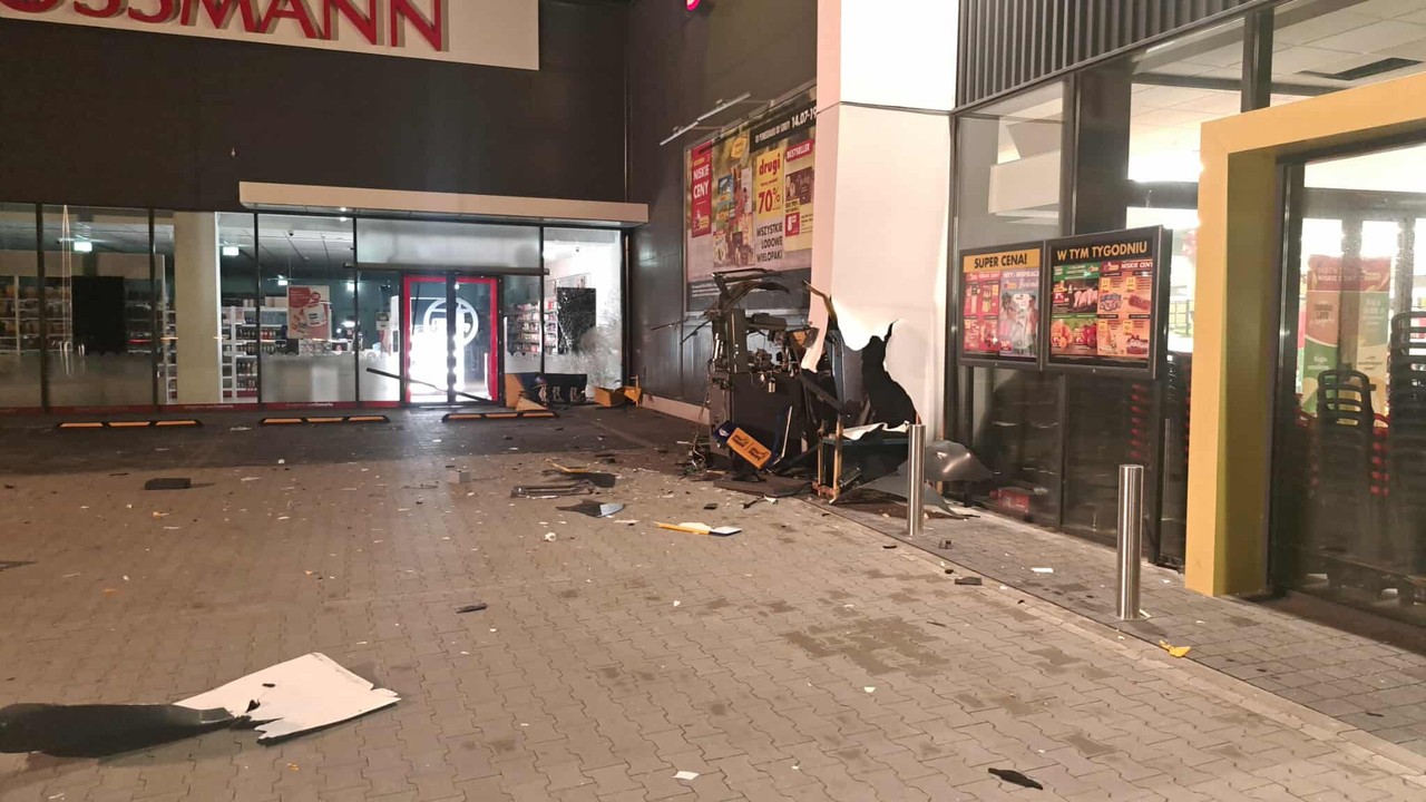 Eksplozja w środku nocy. Sprawcy wysadzili bankomat