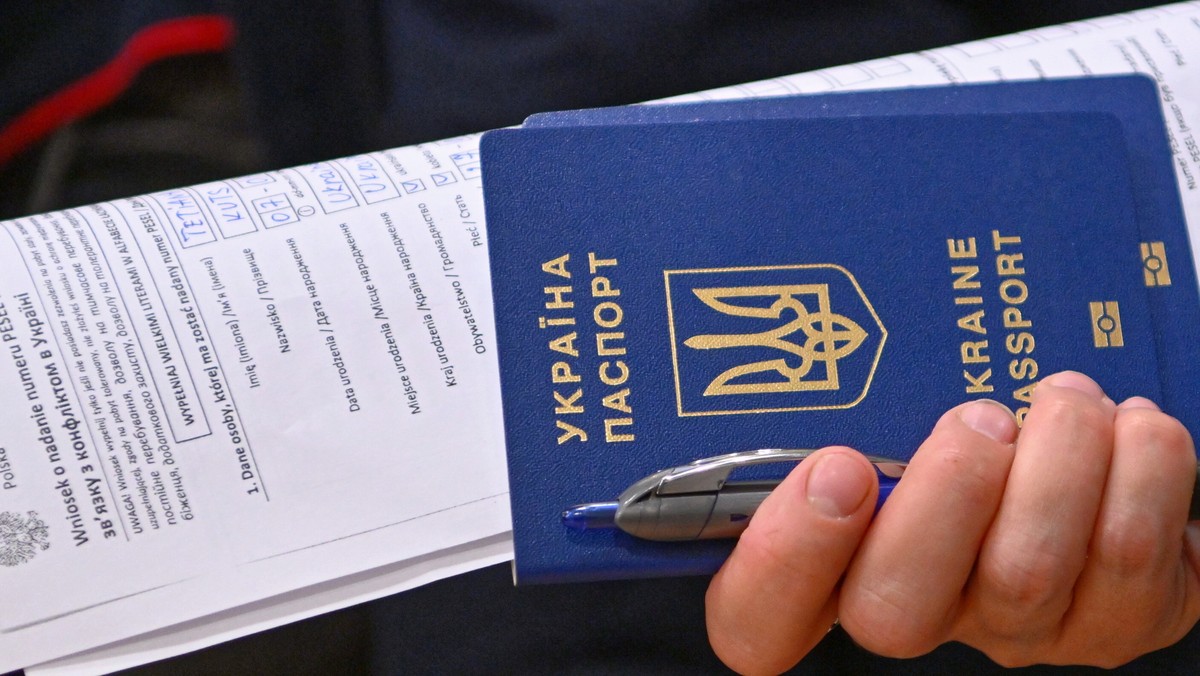 Państwowe przedsiębiorstwo Dokument wyda dokumenty tożsamości dla ponad 80 tys. Ukraińców w Polsce [Źródło: PAP]