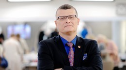 &quot;Kryteria wzięte z sufitu&quot;. Dr Paweł Grzesiowski analizuje Narodowy Program Szczepień