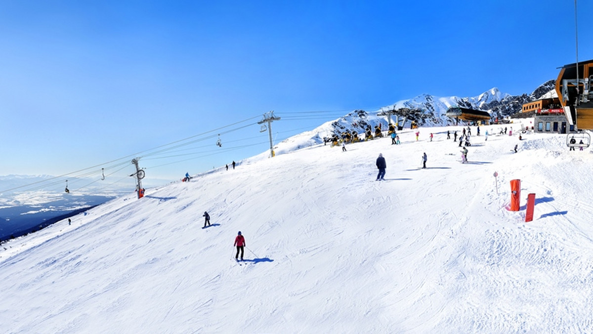 W piątek 29 listopada startuje sezon narciarski na Słowacji. Jako pierwszy swoje stoki udostępni jeden z najwyżej położonych ośrodków narciarskich Strbske Pleso w Wysokich Tatrach (40 cm śniegu).