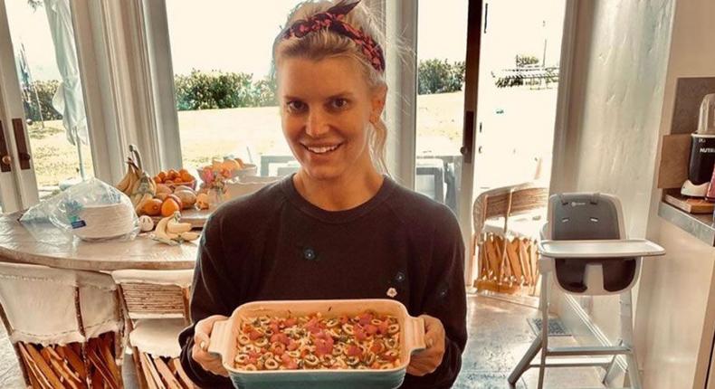 Jessica Simpson Looks Amazing Without Makeup