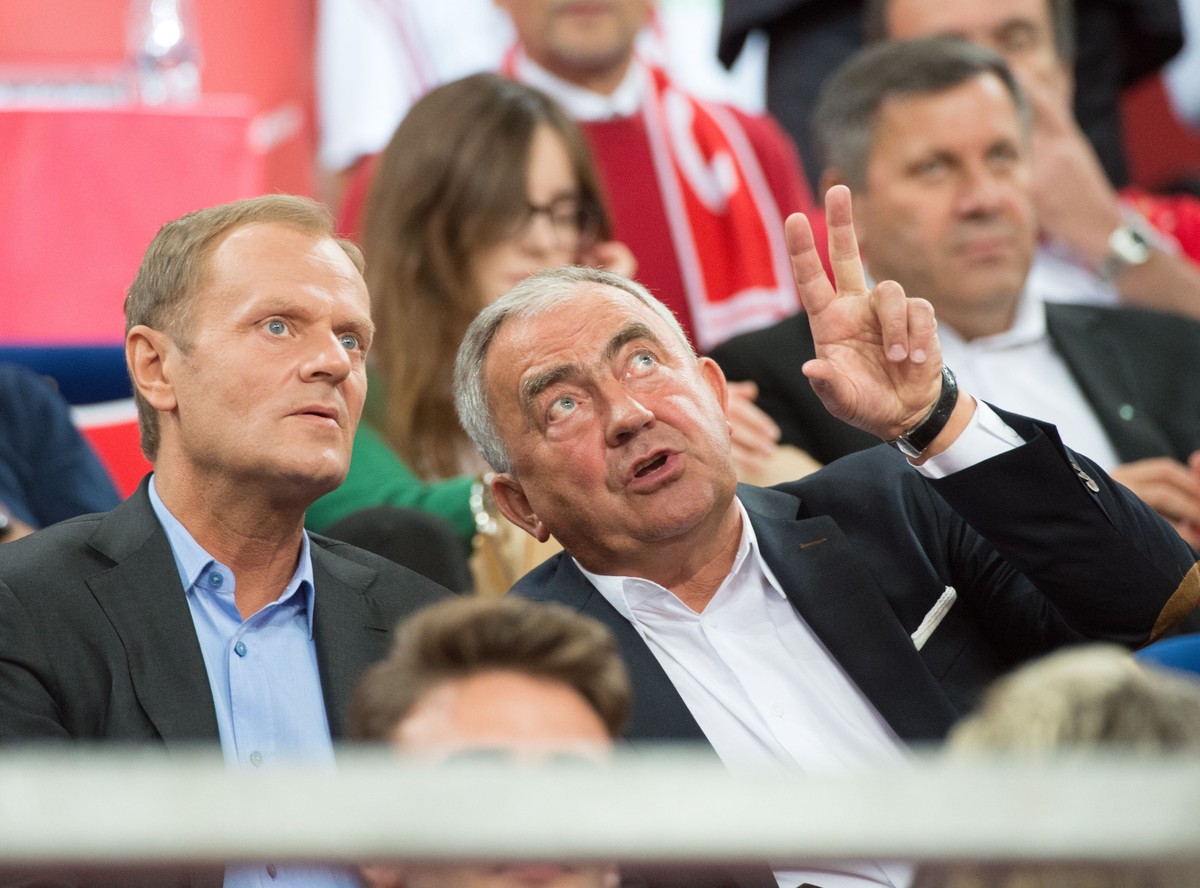 Donald Tusk nie przyniósł szczęścia siatkarzom. Polacy przegrali z USA