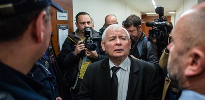 Kaczyński wdał się w "pyskówkę" przed salą sądową