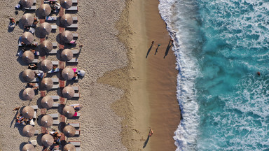 Mieszkańcy w Grecji mają dość. Walczą o darmowy dostęp do plaż