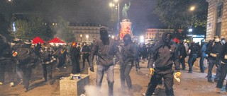 Prawica we Francji pokonana, ale kraj stoi w obliczu parlamentarnego chaosu