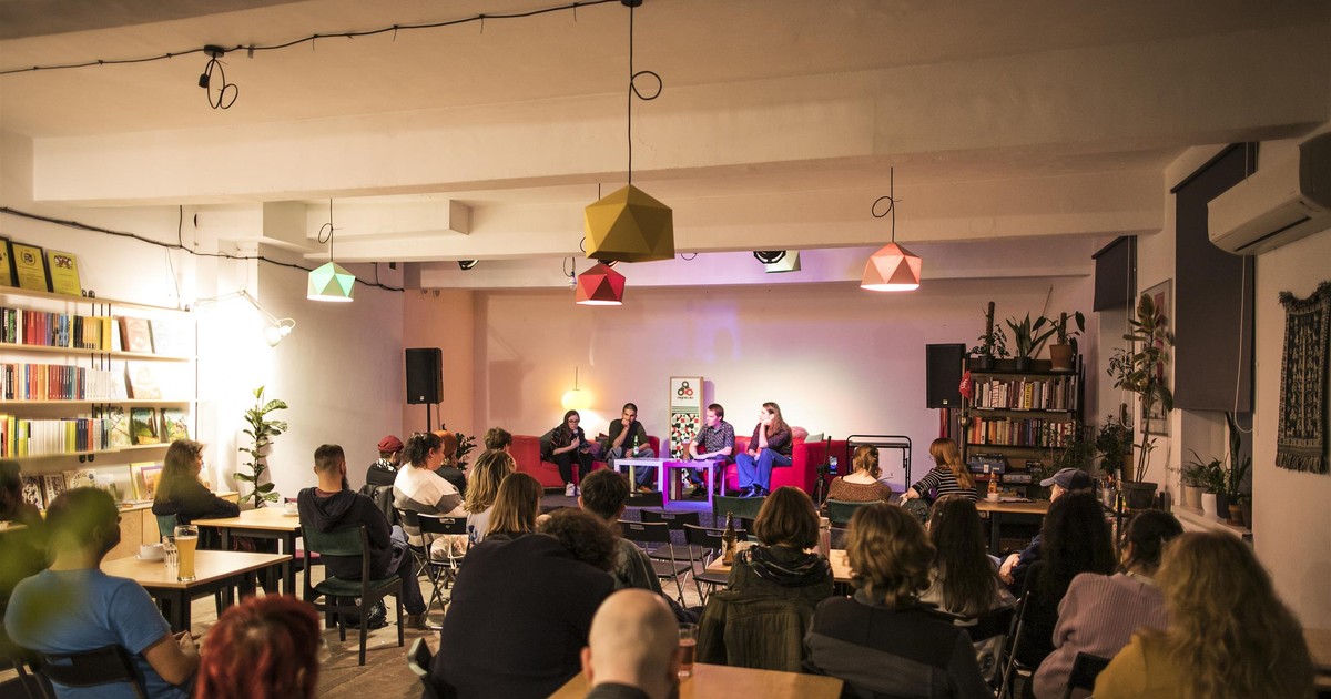 Przyszedł czas na Noc Poezji! Już się zaczęła i jeszcze potrwa. Musisz tam być...