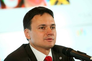 Szef MSW zdekonspirował tajny ośrodek policji. Bo chciał... przeciąć wstęgę