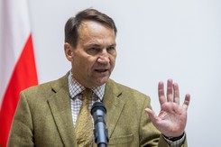 Radosław Sikorski stanowczo o naruszeniu przestrzeni powietrznej Polski. 'Rosja kłamie'