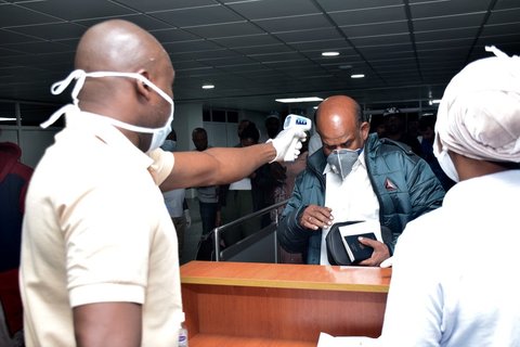The Federal Government's decision comes on the heels of pressure from the public to implement travel restrictions to contain the spread of the virus [Twitter/@MansurIB007]