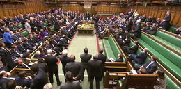 Izba Gmin chce, aby May negocjowała warunki Brexitu. Twarda odpowiedź Tuska