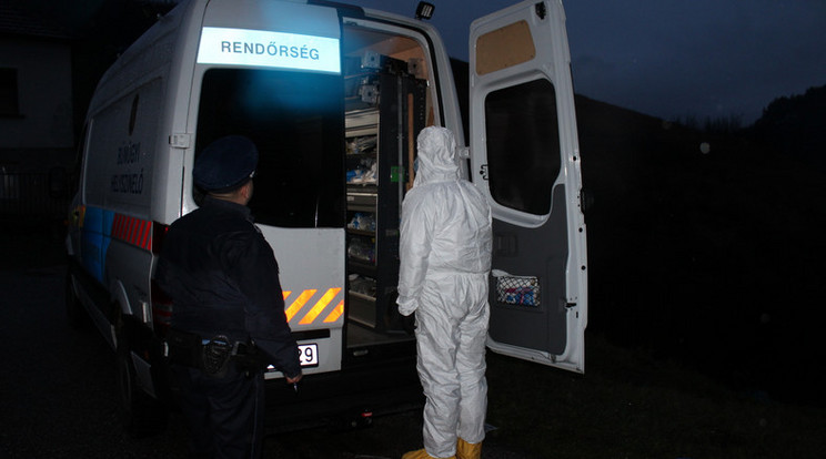  A rendőrök még este is helyszíneltek / Fotó: Police.hu