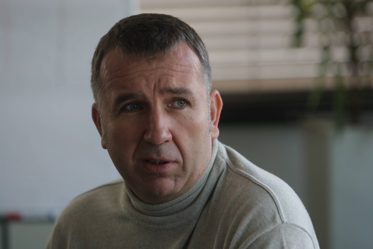 <b>4. Michał Sołowow</b> - jego majątek jest szacowany na <b>6,9 mld zł.</b>
<br>
<br>
W portfelu inwestycyjnym Sołowowa znajdują się takie spółki jak Synthos, Barlinek, Echo Investment czy Rovese.
<br>
<br>
Sołowow odnosi liczne sukcesy także jako kierowca rajdowy - w 2012 roku zdobył tytuł wicemistrza Europy. Promuje również sporty motorowe.