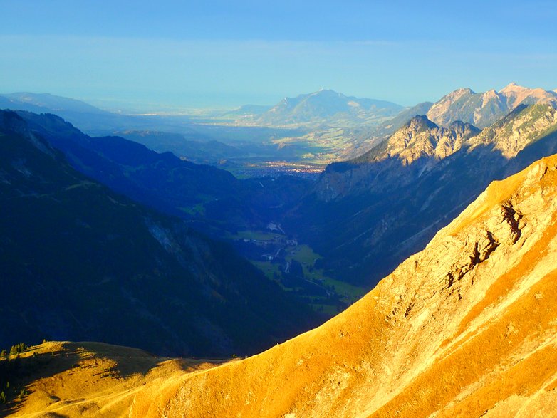 Na szlaku do Rappenseehütte. Widok na Birgsau i dalej na Oberstdorf