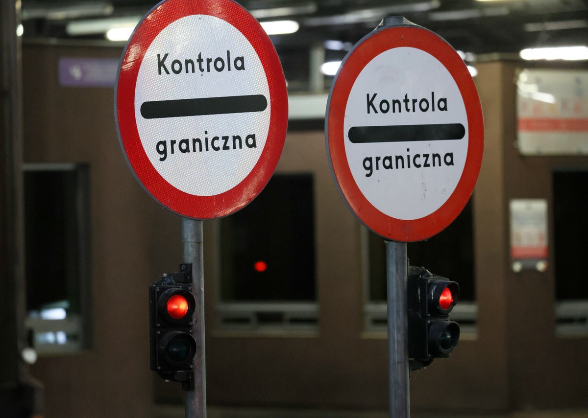 Polska ma być zwolniona z paktu migracyjnego