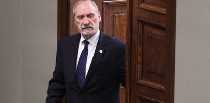 Macierewicz ma kolejnego wroga. Tym razem - kobietę!