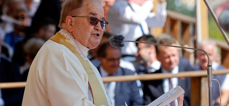 Kontrole w fundacji ojca Rydzyka. "Chcą znaleźć cokolwiek"