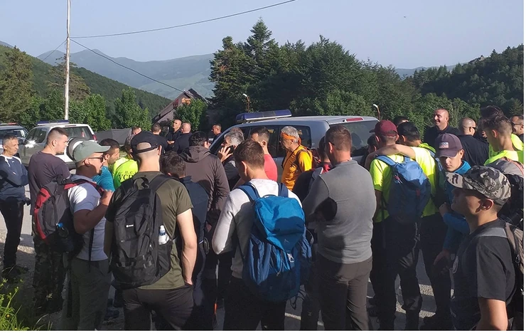 Planinari blokirani na brezovici: Kosovski specijalci sprečili uspon rekreativaca iz Srbije na Šar planinu - Vimarsana News