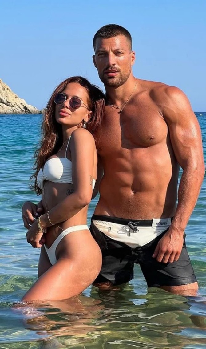 Simone Susina sa pevačicom Anitom