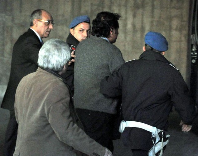 Schettino w zeznaniach powiedział, że zaraz po uderzeniu Concordii o skałę zadzwonił do sztabu armatora Costa Crociere, mówiąc: 'Napytałem biedy'